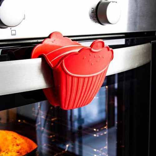 82100-Decobella Silicon Oven Mittens 24c